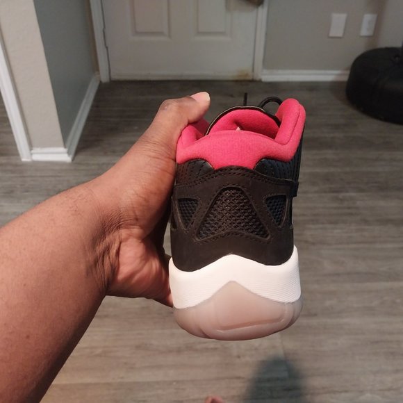 Nike Jordan 11 bred - Picture 2 of 6